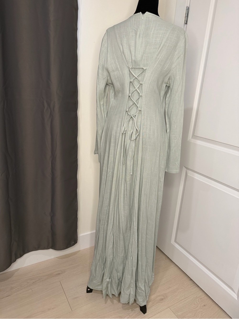 Elegant Lace-Up Back Long Sleeve Maxi Dress in Sage